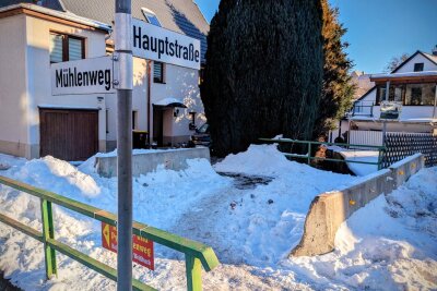 Brückensanierung und „Leuchtende Steine“ - Diese schon länger gesperrte Brücke am Mühlenweg in Weißbach soll demnächst saniert werden.