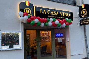 Neueröffnung in Chemnitz: Ein Restaurant, welches italienische Küche und Weinkultur vereint - La Casa del Vino. Die Idee: ein Ort, an dem „authentische italienische Küche und sorgfältig ausgewählte Weine zu einem warmen und eleganten Genusserlebnis verschmelzen“, so die Betreiber.