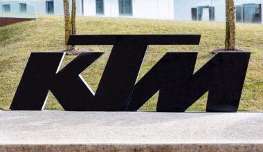 Nach Insolvenz 2024: Motorradhersteller KTM streicht 500 Stellen | Geld