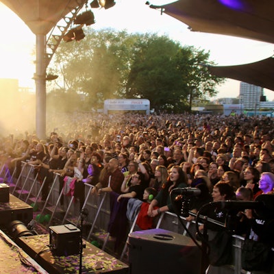 Saisoneröffnung 2023 mit Kasalla am Tanzbrunnen in Köln.