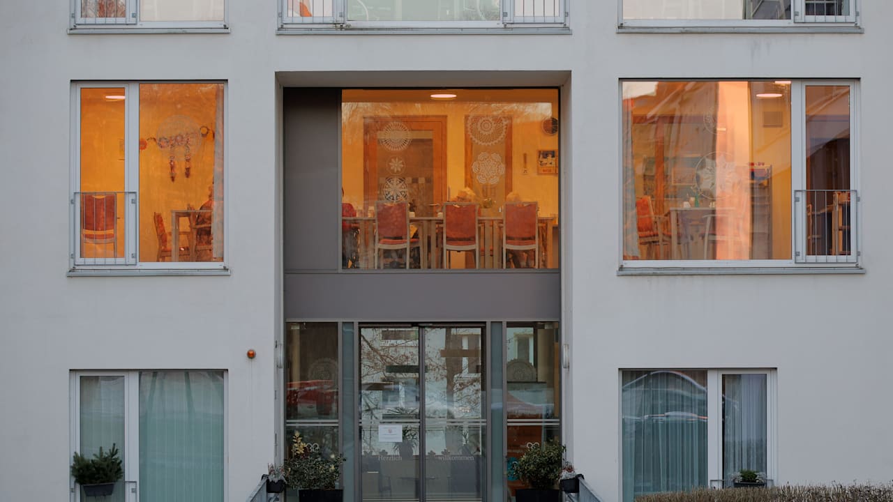 Festnahme in Chemnitz: Pfleger (23) soll 91-Jährige in Heim getötet haben | Regional