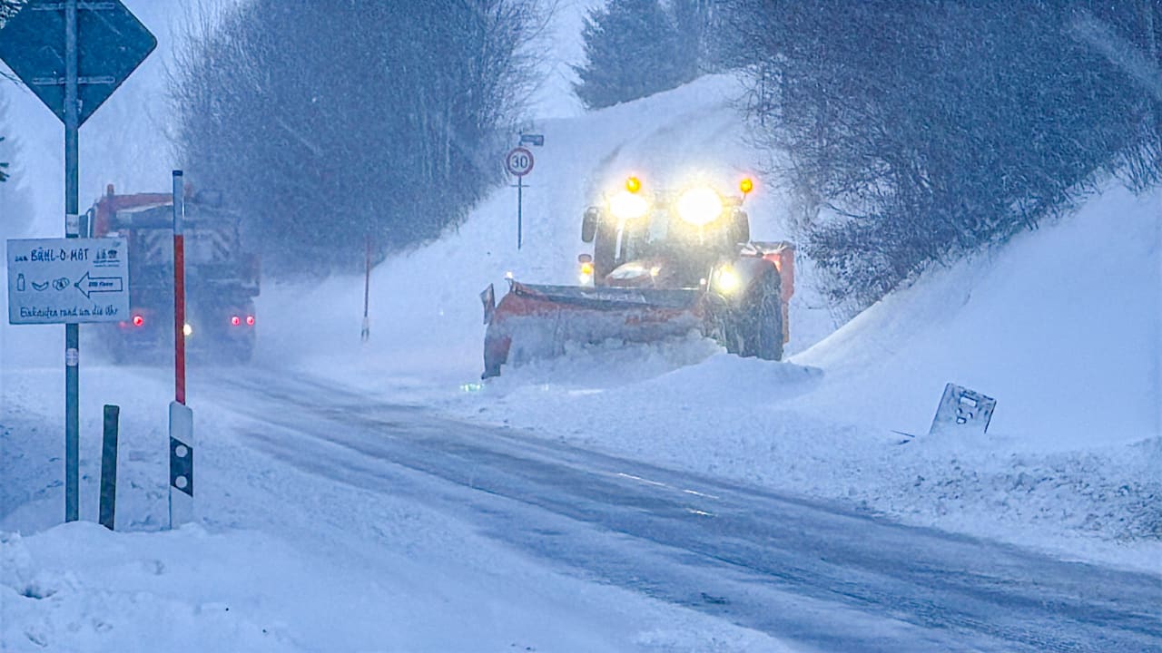 Tief "Elli" bringt Chaos: Neuschnee und Unfälle | News