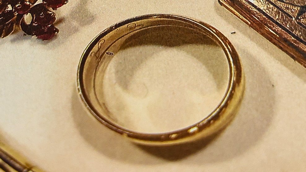 ...auch die umgearbeiteten Eheringe seiner Urgroßeltern wurden geklaut