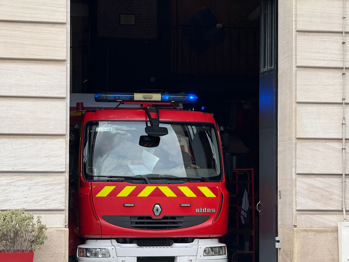 Frankreich - Fußboden bricht bei Party ein – 20 Gäste in Paris verletzt - Panorama