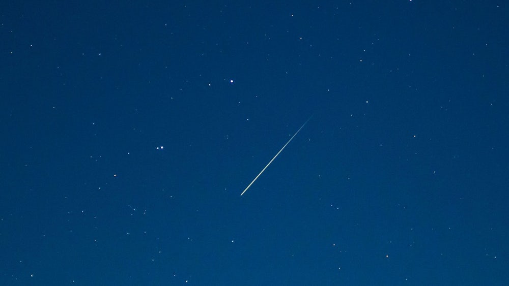 Als Sternschnuppenmonat schlechthin gilt der August. (Illustration)