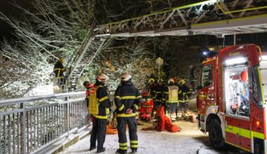 Frau will Katzen füttern und stürzt mehrere Meter in die Tiefe