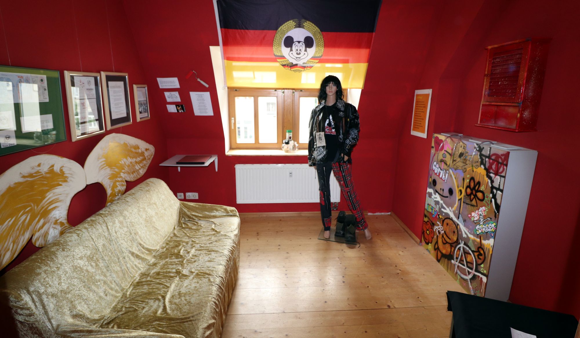 Dauerausstellung mit Duftproben. Foto: Archiv Anton Launer