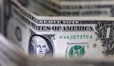 Dollar fällt auf Vierjahrestief, Trump spielt den Rückgang herunter