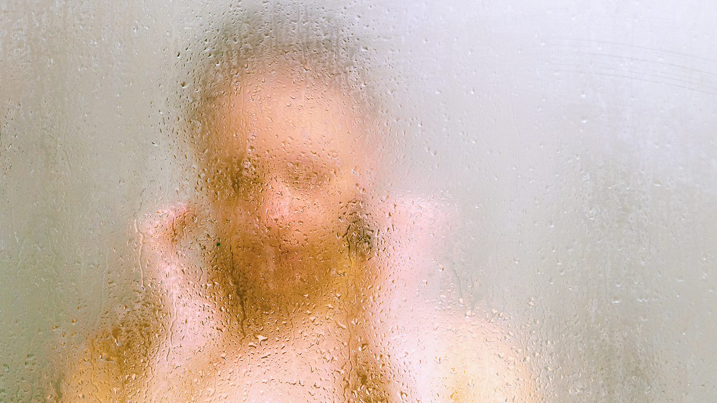 Zwei junge Frauen kämpfen dafür, dass das strafbar wird