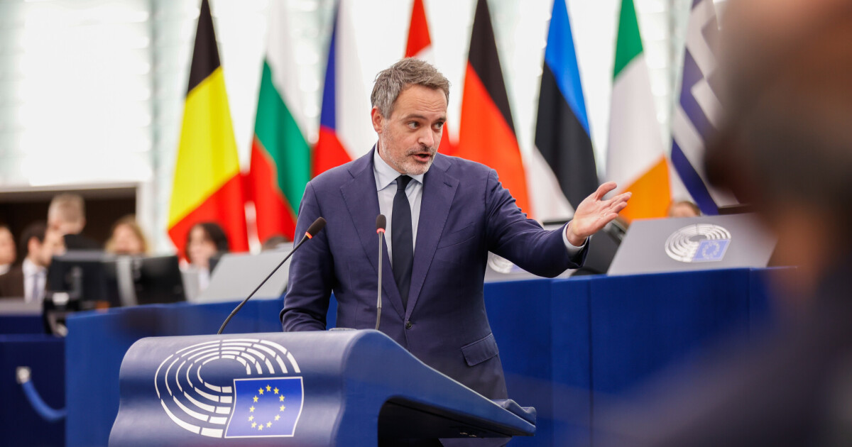 Plenum nimmt Initiativbericht mit großer Mehrheit an • Table.Briefings