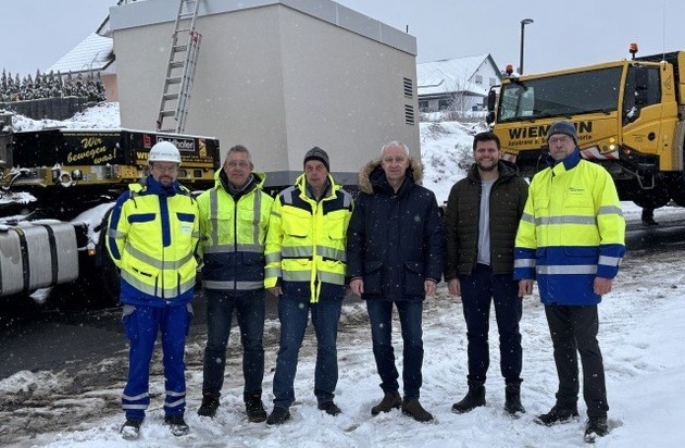 Zentraler Verteilerpunkt „Point of Presence“ erfolgreich gesetzt: Glasfasernetz in ...