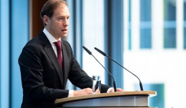 Ukraine-Krieg: ++ „Erprobte Technik wirbt für sich selbst“ – Russland vermeldet Auftragsrekord für Waffen ++ Liveticker