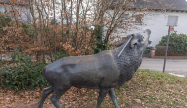 Bronze-Statue abgebrochen: Wilhelmsfeld sucht empört den Geweihdieb - Polizeiberichte aus Rhein-Neckar-Odenwald