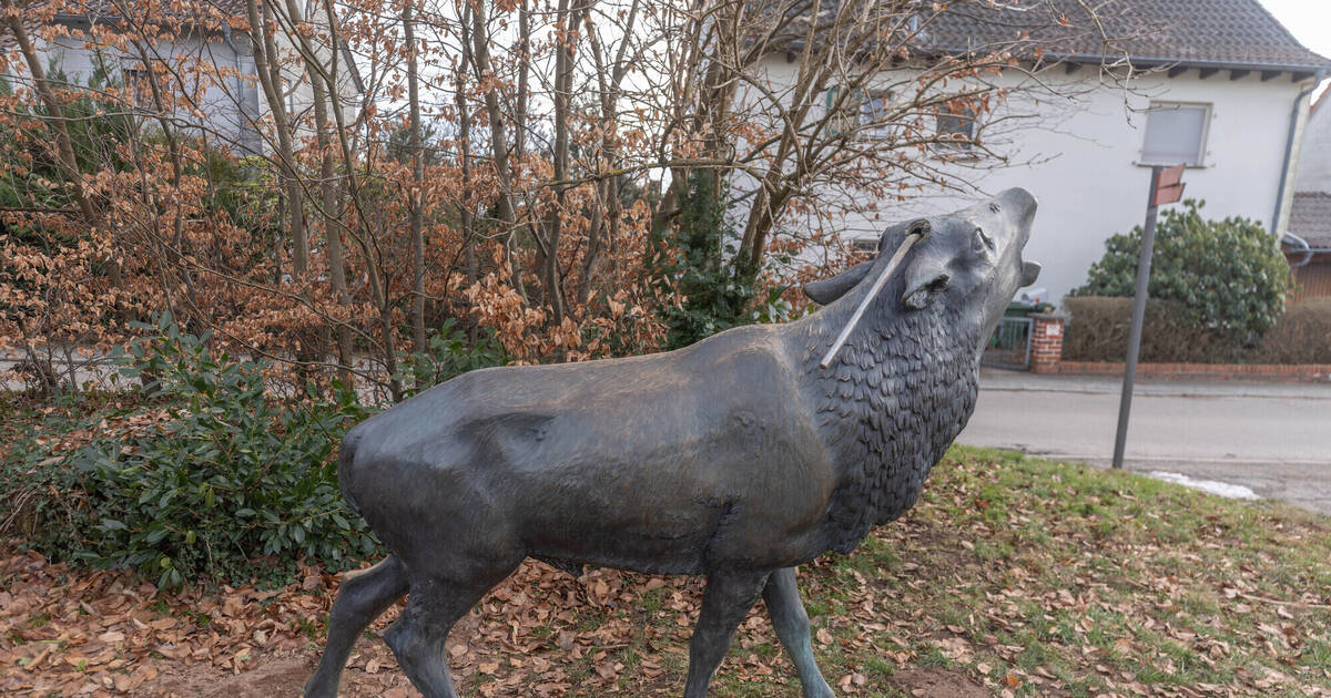 Bronze-Statue abgebrochen: Wilhelmsfeld sucht empört den Geweihdieb - Polizeiberichte aus Rhein-Neckar-Odenwald