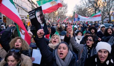 Proteste in Iran: Europa verurteilt Gewalt gegen Demonstrierende - Politik