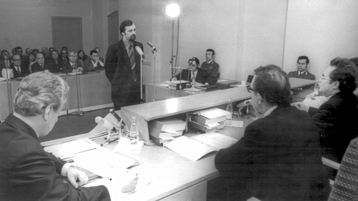 DDR: In Ost-Berlin tappte der mutige Fluchthelfer Schubert in eine Falle der Stasi