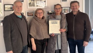 Über 100 Jahre alt: Kita-Dokumente für den Geschichtsverein Röthenbach
