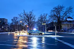 Nachts ist die Polizei verstärkt unterwegs. - © Michael Ukas/dpa