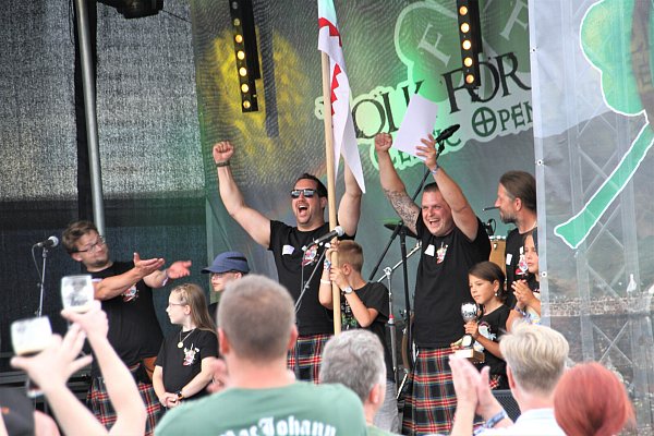 Spaß, Spannung und Schottenröcke gab es bei den Highland Games in Steinheim 2025, an die sich das Folk-for-Friends-Festival anschloss. - © Madita Schellenberg