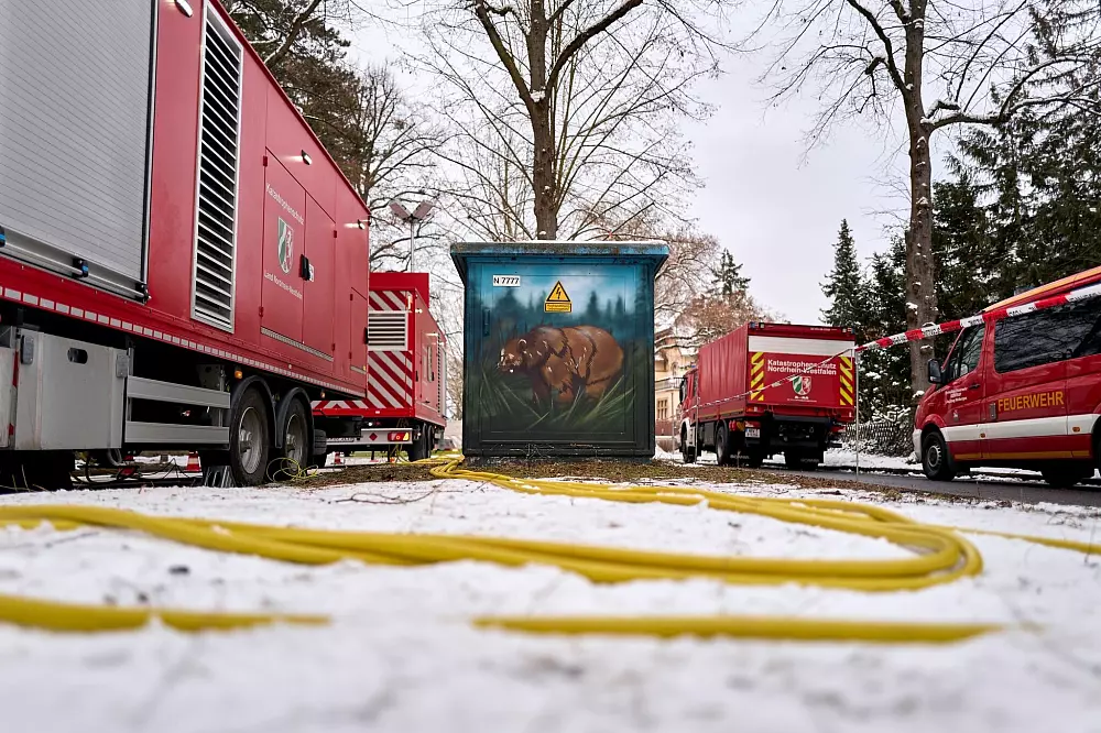 Die Berliner Feuerwehr erhielt Unterstützung aus NRW. - © Michael Ukas/dpa
