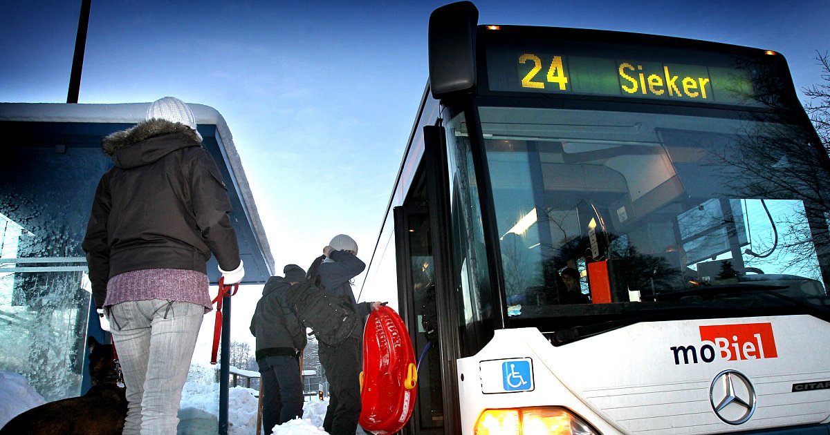 Glatteisgefahr in Bielefeld: Partei fordert kostenloses ÖPNV-Winterticket für alle Kinder