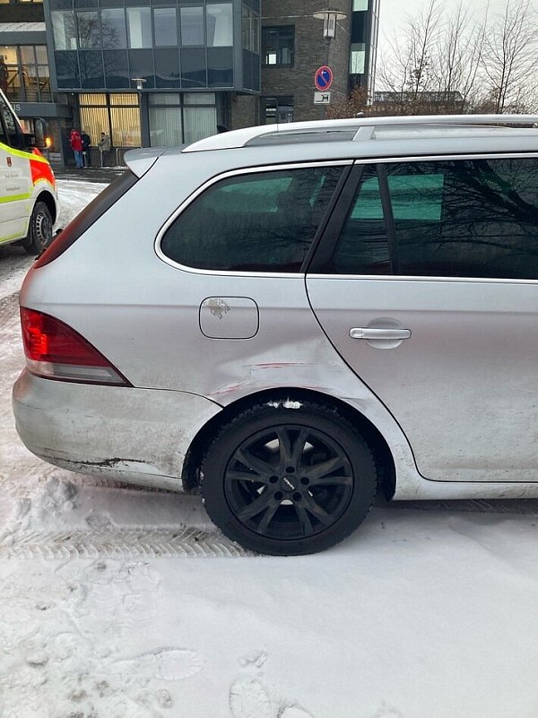 Unfall bei Schneeglätte - © Bielefeld