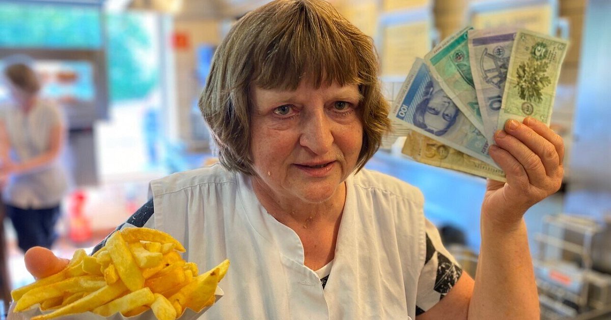 Kurios: In diesem Gütersloher Imbiss bezahlen Kunden immer noch mit D-Mark - Neue Westfälische