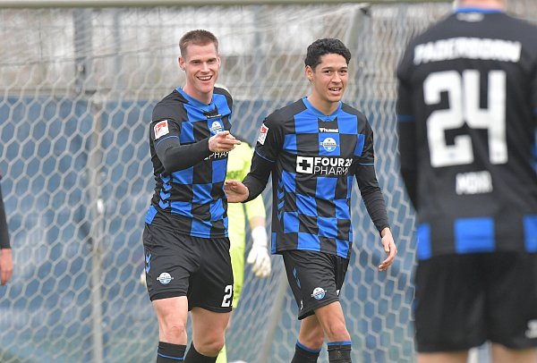 Steffen Tigges (links) traf zuletzt im Test gegen den SC Verl und dürfte sich dadurch sein Ticket für die Paderborner Startelf gesichert haben. - © sport/presse/foto Dünhölter