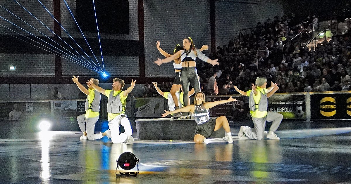 Hallenfußball, Kinder-Theater und Comedy: Das ist am Wochenende in OWL los