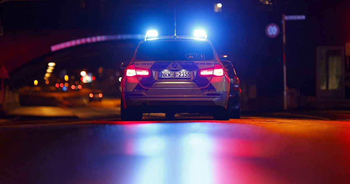 Entführungsfall in Bielefeld: Männer mit Sturmhaube wollen 22-Jährigen in ihr Auto zerren