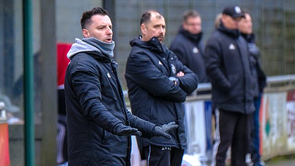 SCB-Trainer Adis Hasic blickt optimistisch auf die verbleibenden Spiele. - © Andreas Zobe