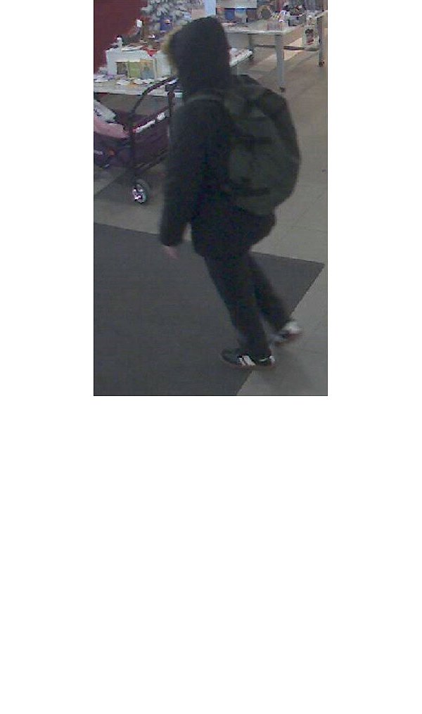 So sah der zweite Mann aus, der mutmaßlich an dem Aufbruch der Schließfächer am 30. Dezember beteiligt war. - © Polizei Gütersloh