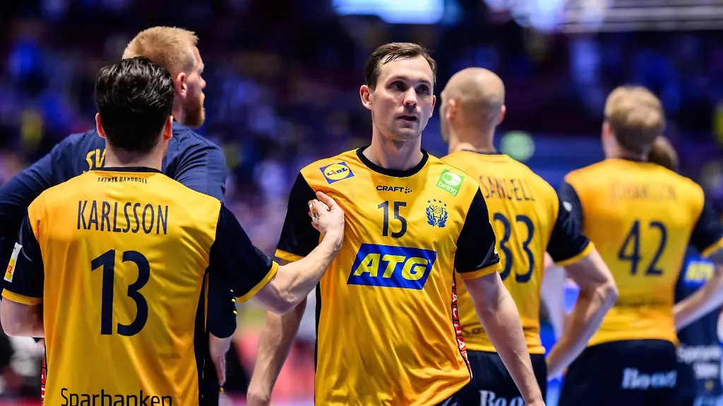 260125-Hampus-Wanne-of-Sweden-looks-dejected-after-the-EHF-European-Handball-Championship-main-round-match-between-Iceland-and-Sweden-on-January-25-2026-in-Malmoe