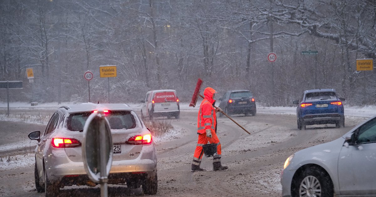 Sogar der Winterdienst rutscht weg: Mehr als 40 Unfälle am Montag auf Bielefelder Straßen