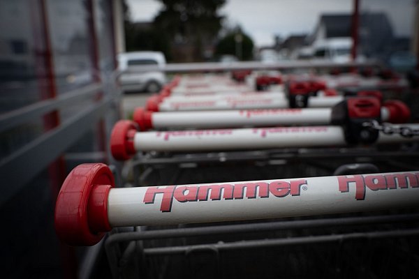 Erst im vergangenen Oktober waren die Hammer-Märkte von einem Investorenkonsortium übernommen worden. - © Max Lametz/dpa