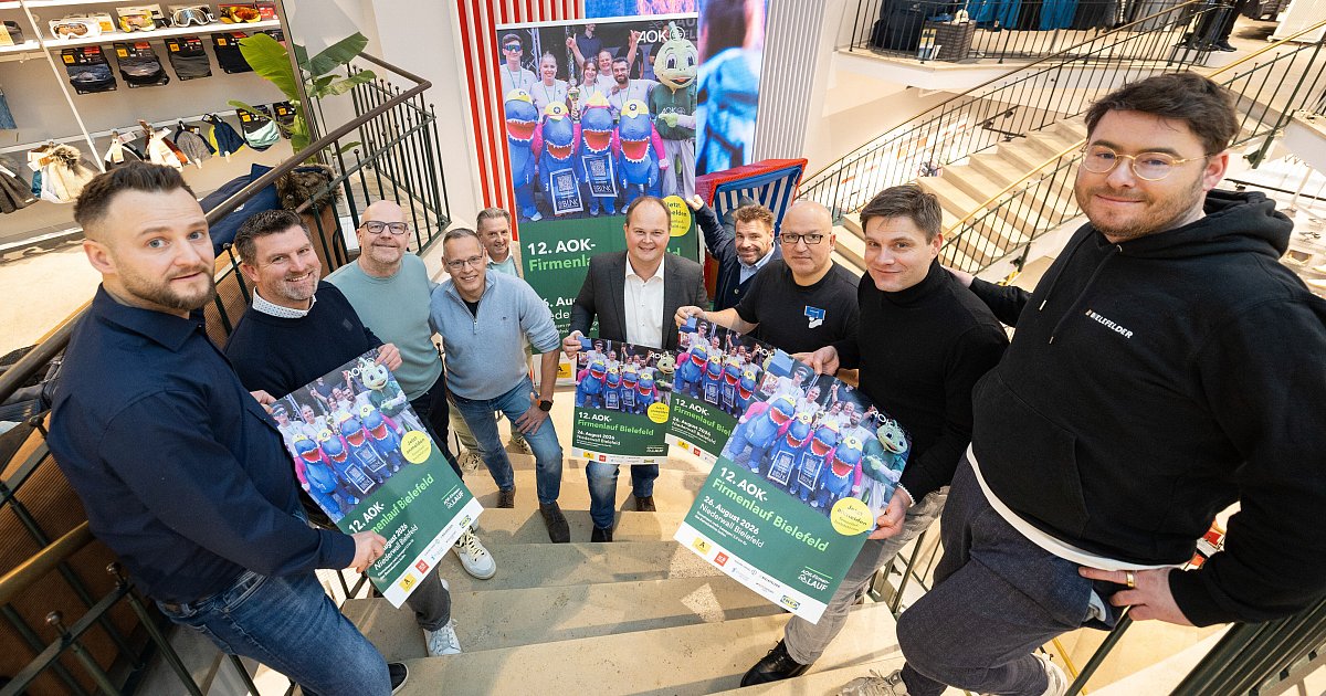 Startschuss am Rathaus: AOK-Firmenlauf 2026 führt Hunderte Bielefelder durch die Altstadt