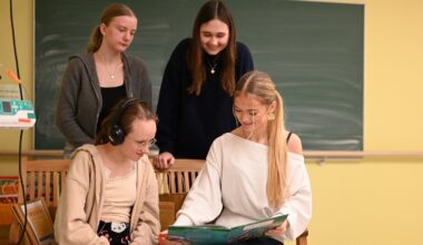 Haller Schülergruppe nimmt Hörbücher für Krebs-Patienten in Bethel auf | Haller Kreisblatt