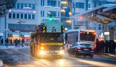 Spiegelglatte Straßen, Unfälle und anhaltender Schneefall: Winterwetter hat Bielefeld fest im Griff