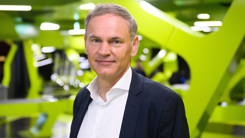 Oliver Blume (57), CEO von Volkswagen. Der Konzern aus Wolfsburg ist Deutschlands größter Industriekonzern und einer der wichtigsten Arbeitgeber des Landes
