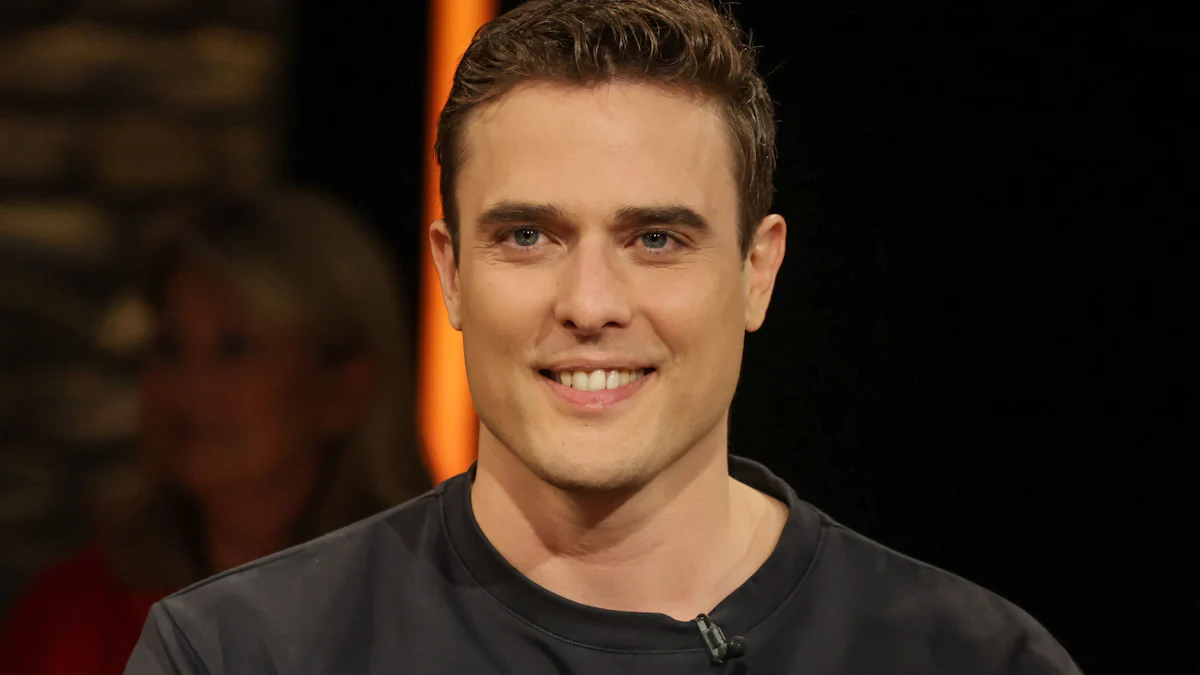 Constantin Schreiber und Tino Chrupalla bei Maischberger: Starke Oberarme, schwache Argumente - Medien