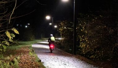 Pilotprojekt am Hundeweg gestartet: Stadt Dortmund testet neue Solar-Leuchten unter Realbedingungen