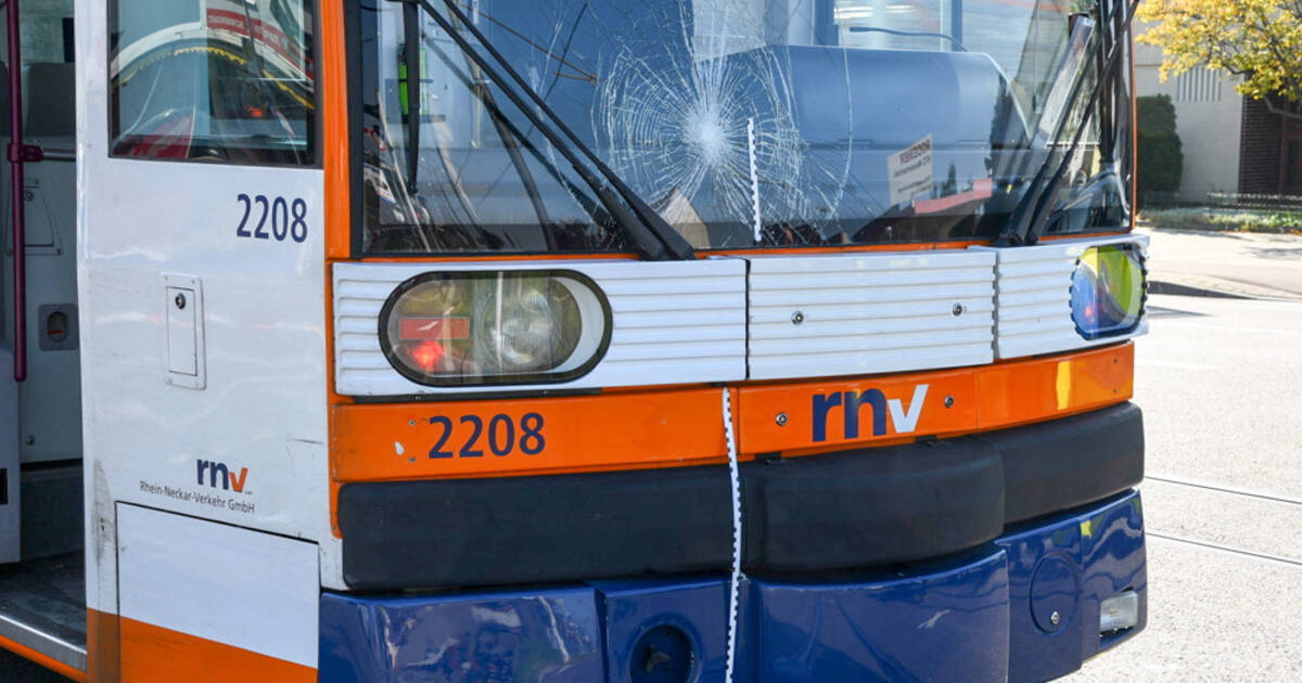 Mannheim: Straßenbahn kollidiert mit Auto - Polizeiberichte aus Rhein-Neckar-Odenwald