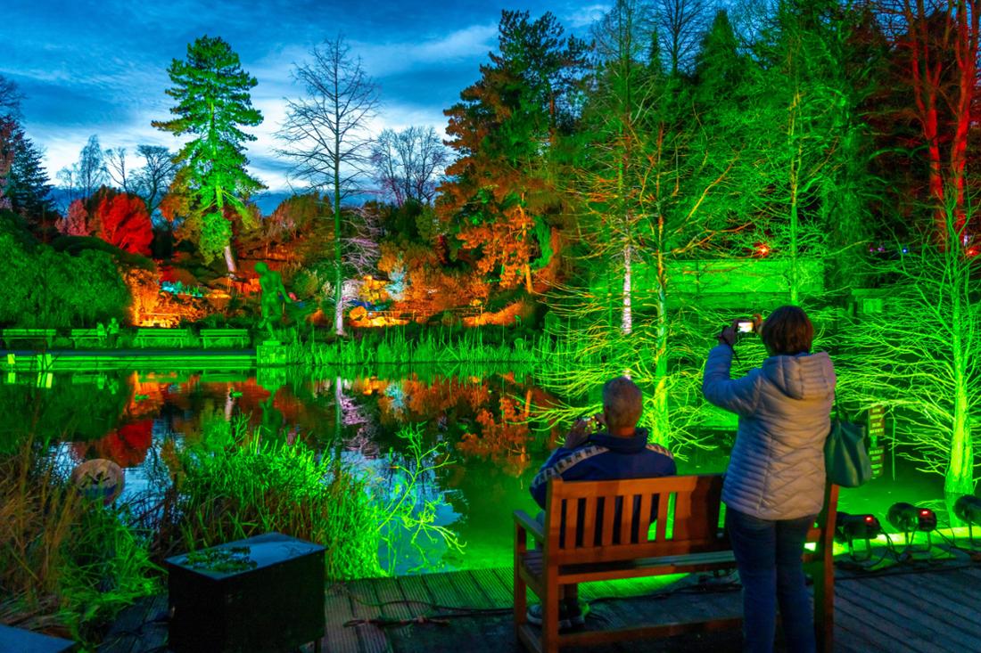 Parkleuchten im Grugapark in Essen.