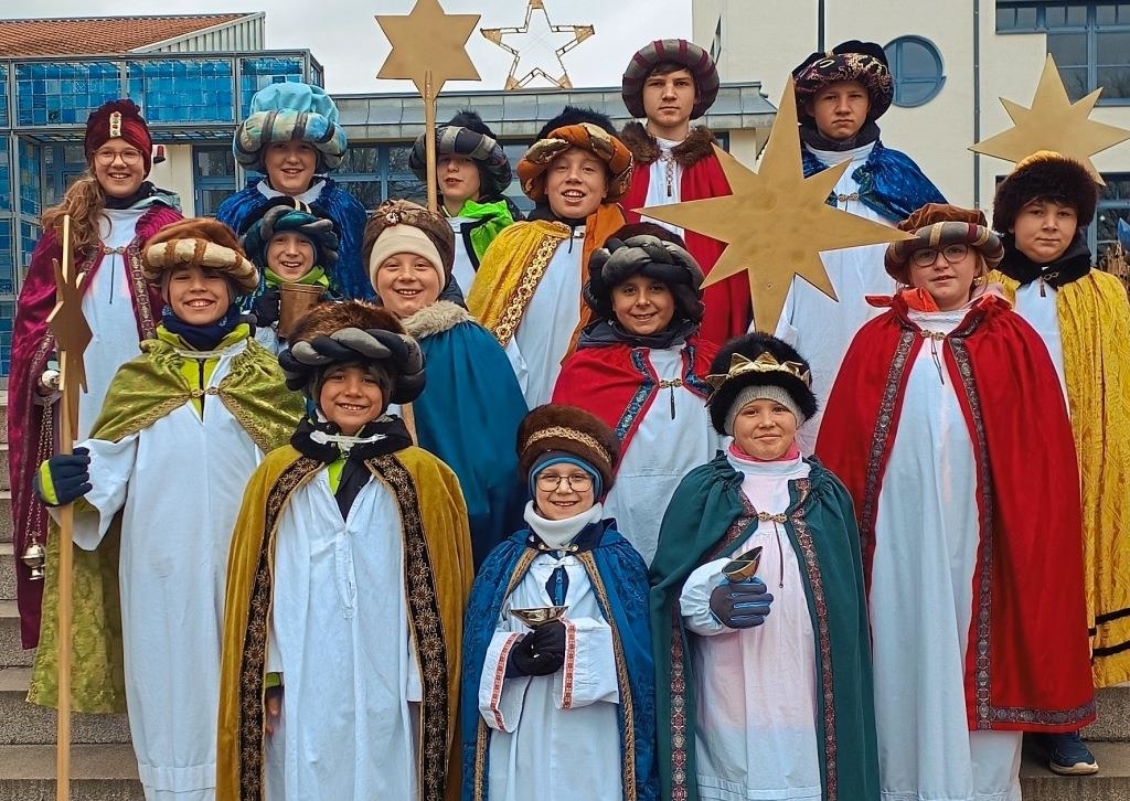 Sternsinger sammeln über 6000 Euro in Dasing
