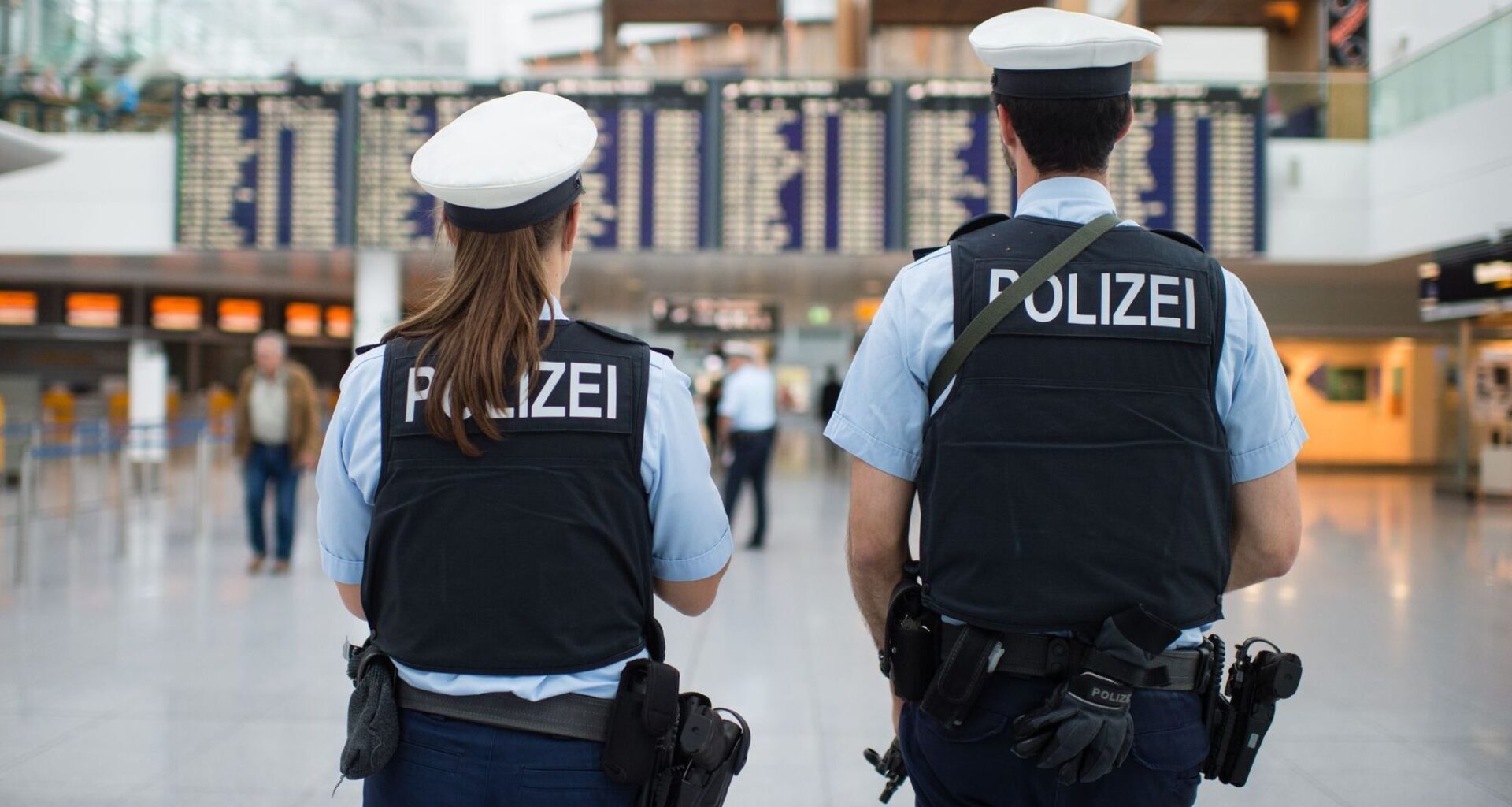 Bund lehnt Länder-Vorstoß für Boarding-Ausweiskontrolle ab - Nachrichten aus Deutschland