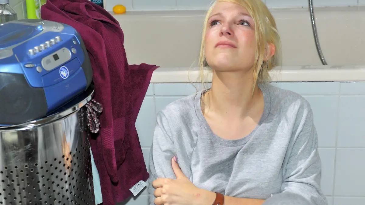 Lilly (Iris Mareike Steen) verzweifelte bereits 2013 an den Folgen, die ihre Bulimie nach sich zieht.