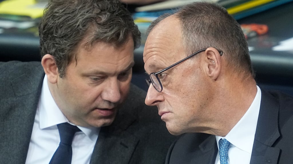 Ignorieren Vize Lars Klingbeil (links) und Kanzler Friedrich Merz die Belange Ostdeutscher, vor allem in Sachen Renten?