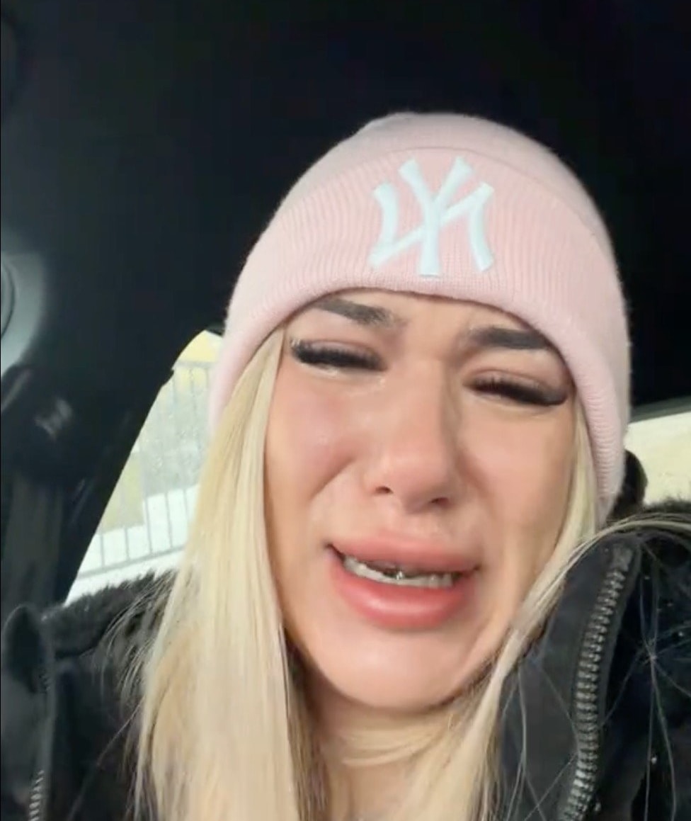 Das Video einer jungen Frau, geht gerade im Internet viral: „Ich weiß nicht, was ich machen soll. Ich stehe seit 20 Minuten in meiner Tiefgaragenausfahrt, weil es einfach so am Schneien ist.“ BILD fand sie.