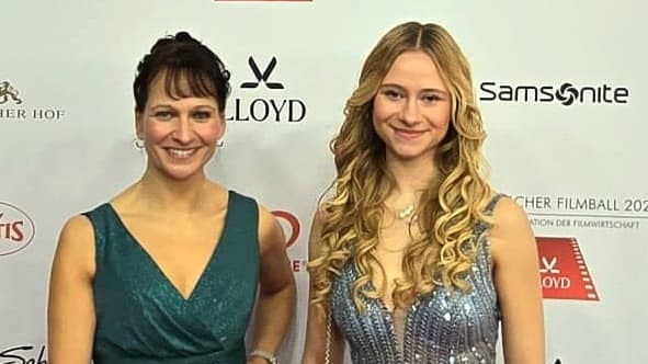 Horst Seehofers uneheliche Tochter: Anna-Felicia strahlt auf dem Deutschen Filmball | Unterhaltung