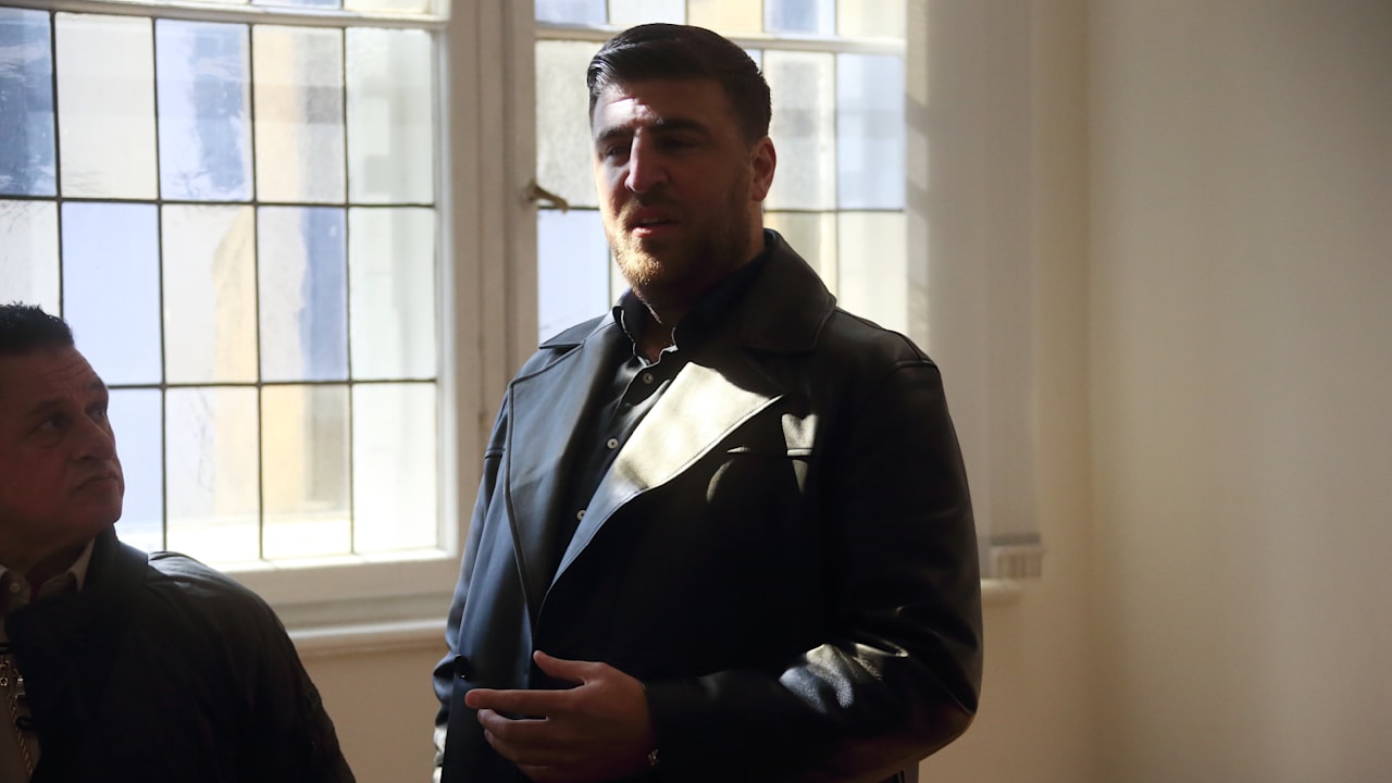 Mit Einbruchswerkzeug gefasst: Remmos wollten im Blackout Geldautomaten knacken | Regional